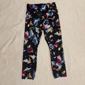 Brooks Method 3/4 Running Tights in Fast Floral Print